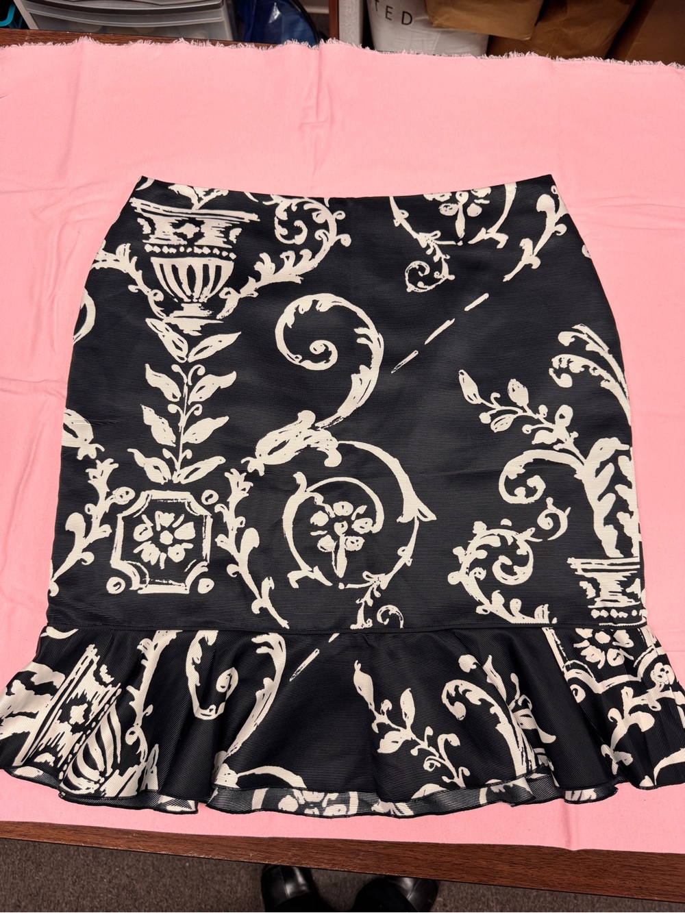 White House Black Market Black and White Scroll-Print Ruffle-Hem Pencil Skirt